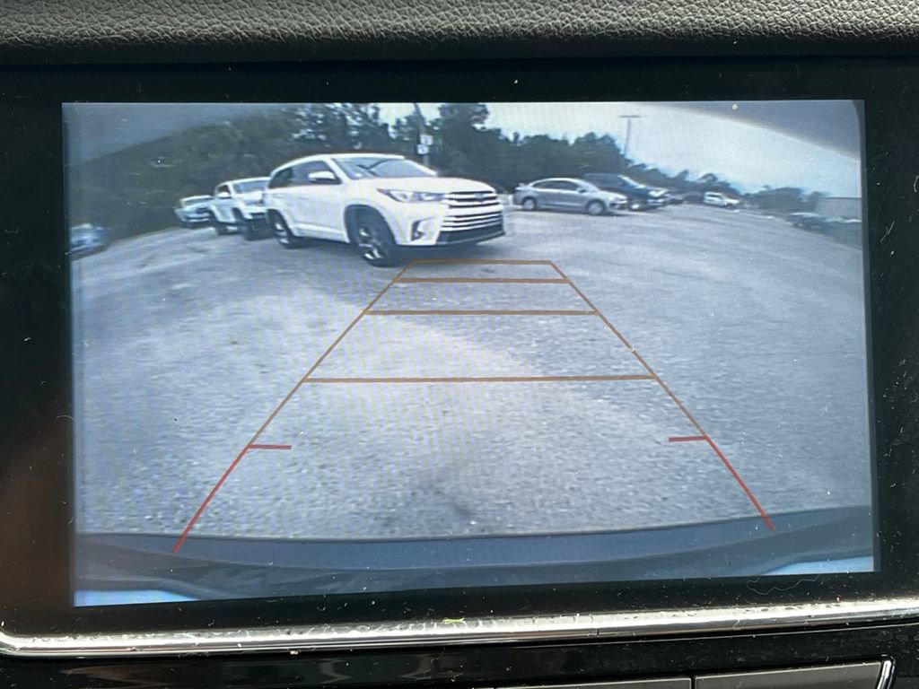 Used 2021 Buick Encore Preferred image 13