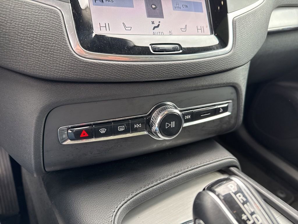 Used 2022 Volvo XC90 T5 Momentum w/ Climate Package image 26