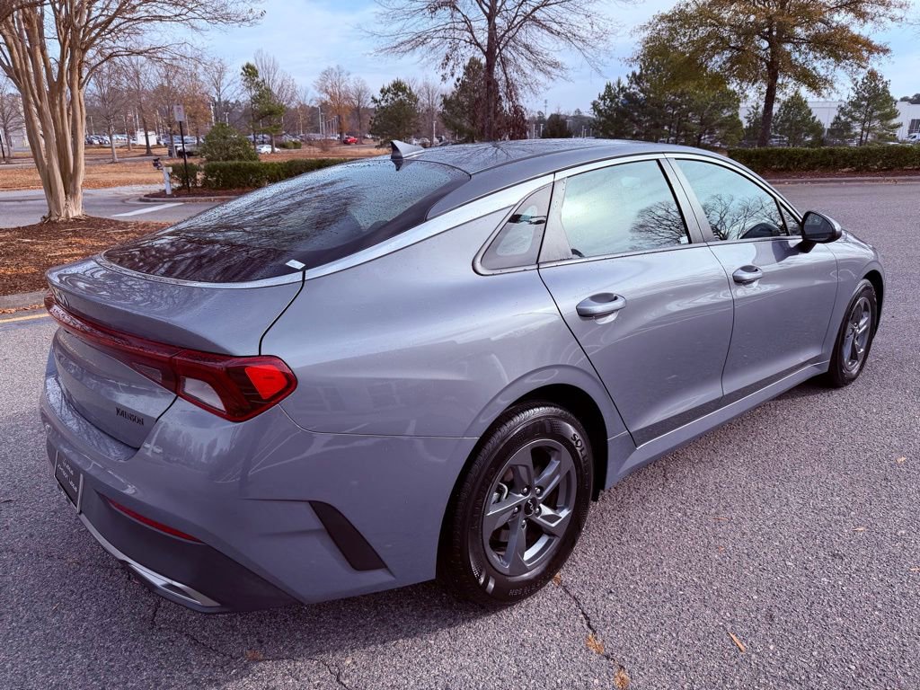 Used 2022 Kia K5 LX image 11