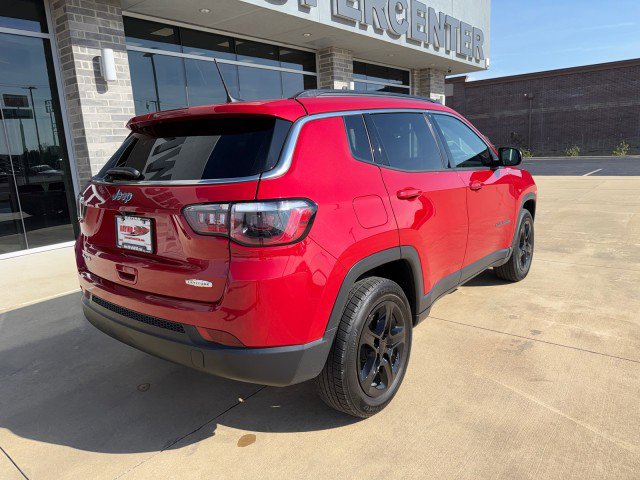 Used 2024 Jeep Compass Latitude AWD/4WD image 9