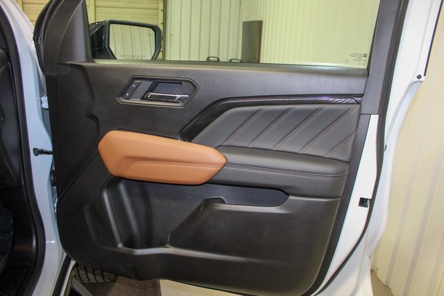 Used 2025 GMC Canyon AT4 w/ LPO, Off Road Lift Package image 12