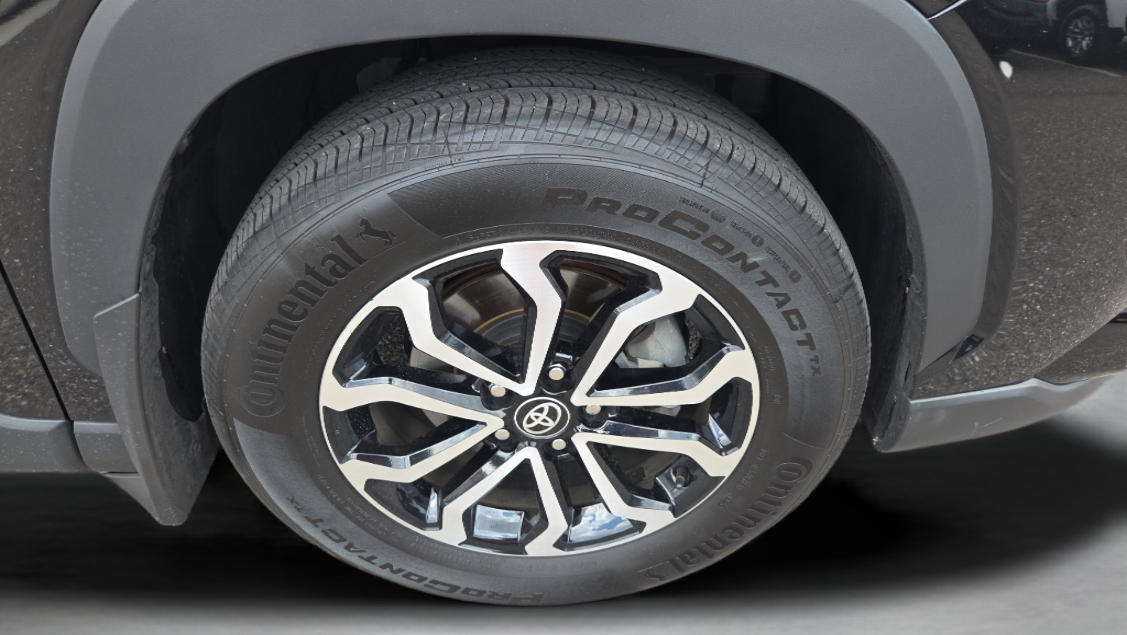 Used 2024 Toyota Corolla Cross AWD Hybrid image 31