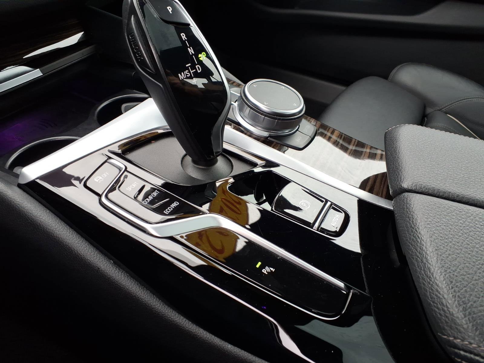 Used 2023 BMW 540i xDrive w/ Premium Package image 22