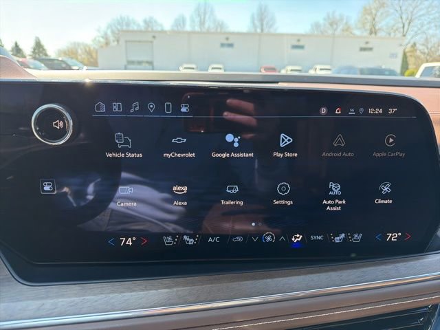 Used 2025 Chevrolet Suburban High Country image 38