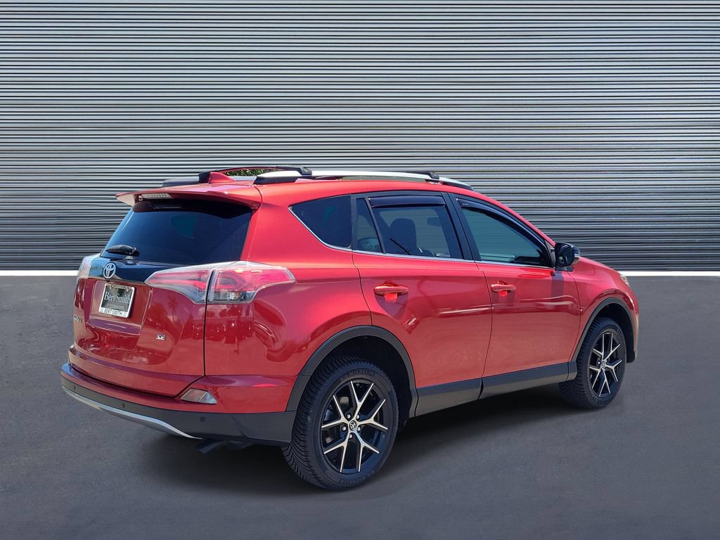 Used 2017 Toyota RAV4 SE FWD image 3