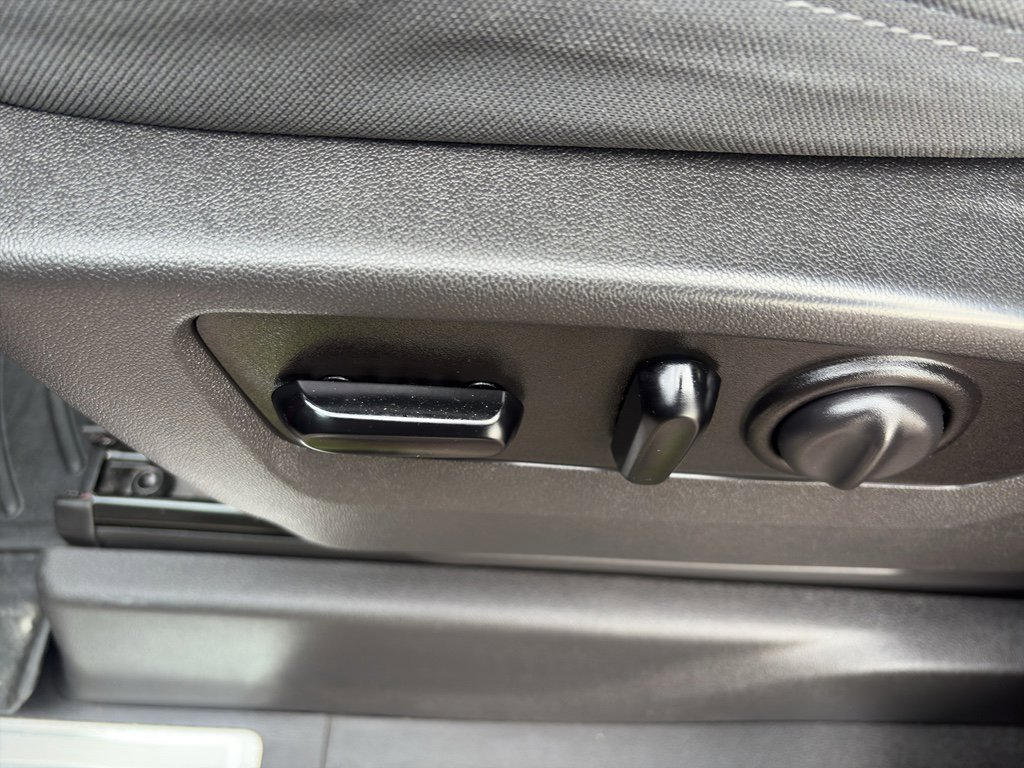 Used 2020 Chevrolet Silverado 1500 LT w/ All-Star Edition image 10