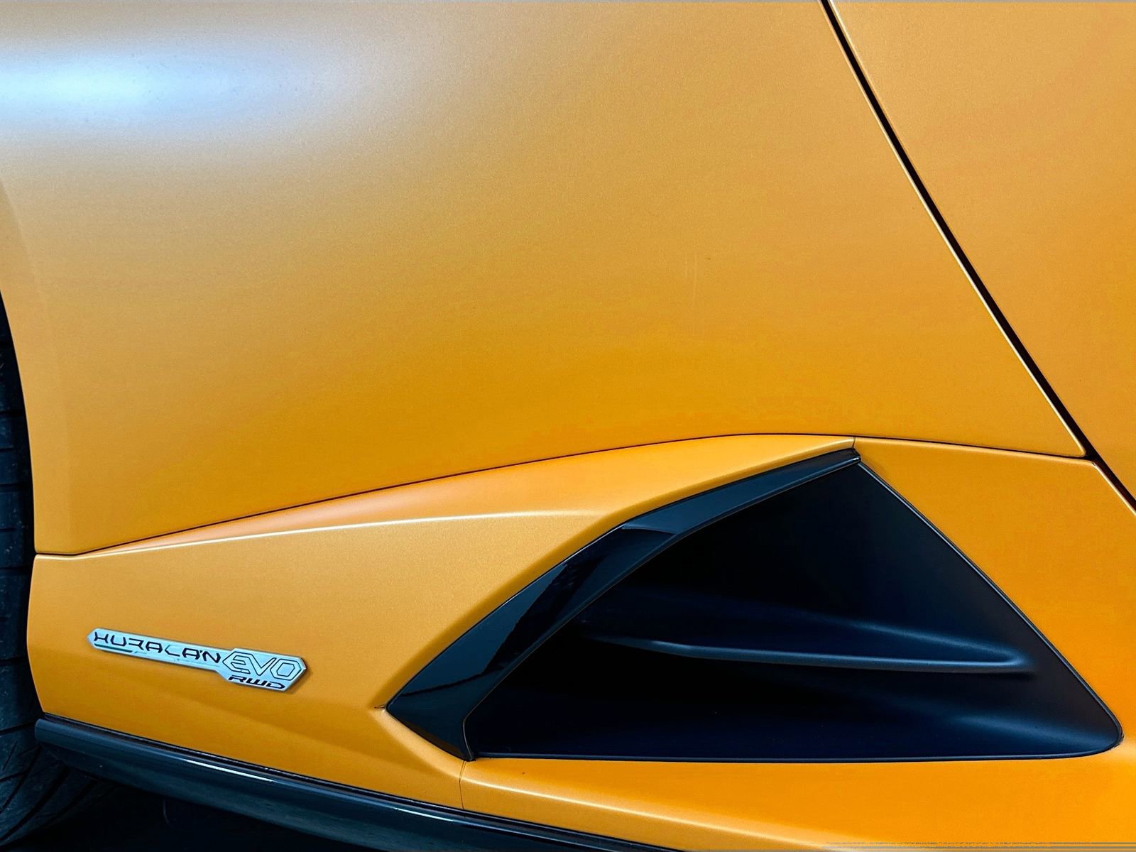 Used 2021 Lamborghini Huracan EVO RWD image 59