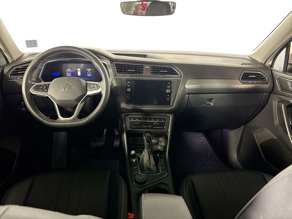 Certified 2023 Volkswagen Tiguan SE w/ Panoramic Sunroof Package image 13