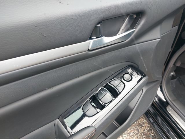 New 2025 Nissan Altima 2.5 SR image 13