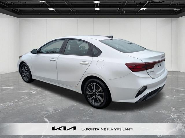 Used 2023 Kia Forte LXS FWD image 3