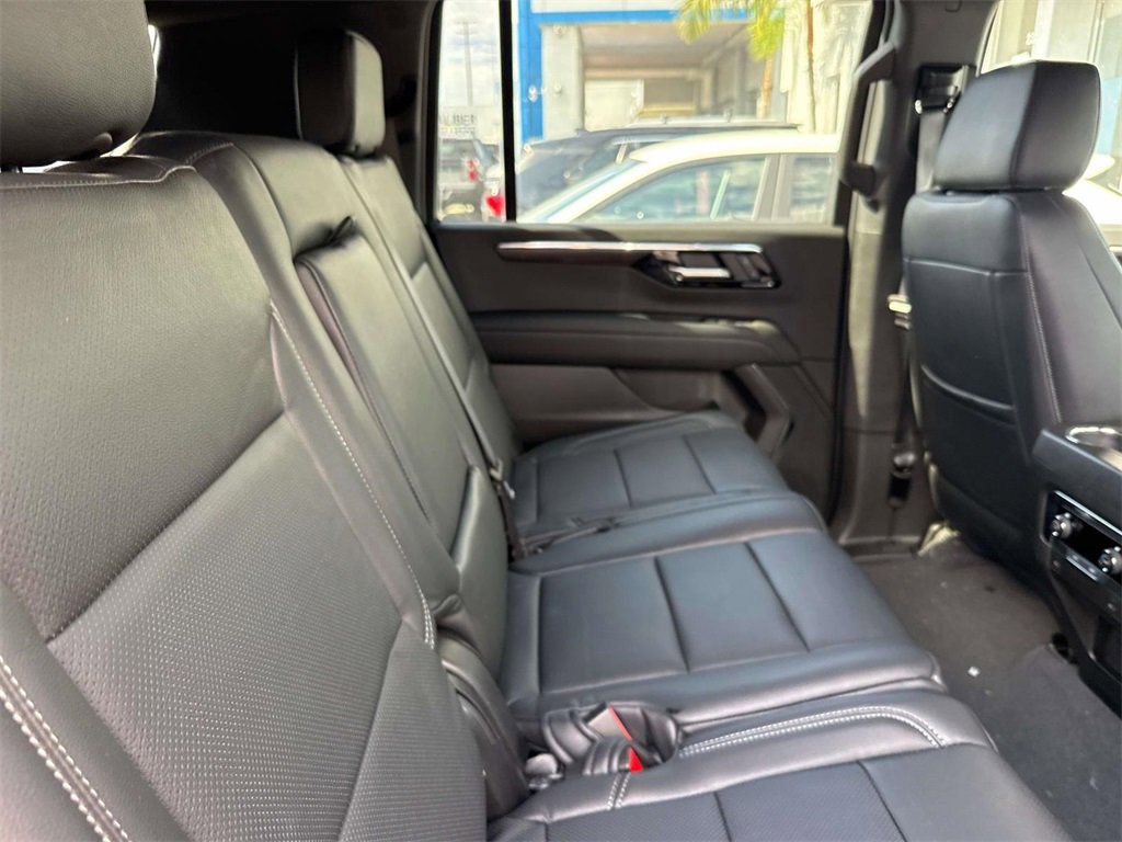 New 2026 Chevrolet Suburban LS image 32