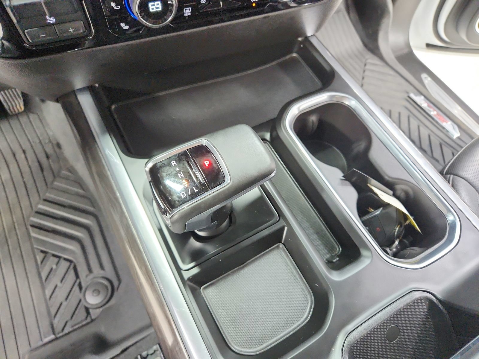 Used 2025 Chevrolet Silverado 1500 LTZ AWD/4WD image 26