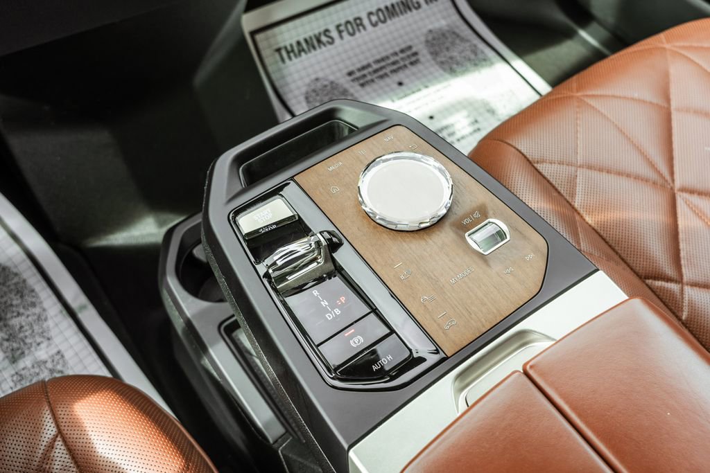 Used 2023 BMW iX xDrive50 w/ Premium Package image 25