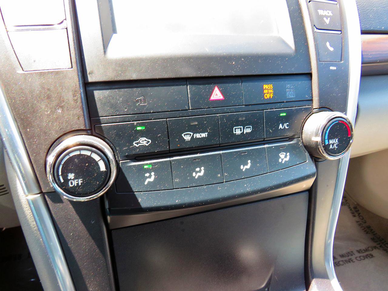 Used 2017 Toyota Camry LE FWD image 25