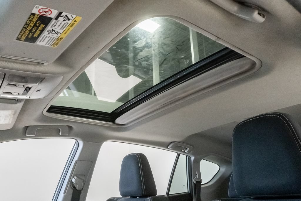 Used 2018 Toyota RAV4 XLE AWD/4WD image 9