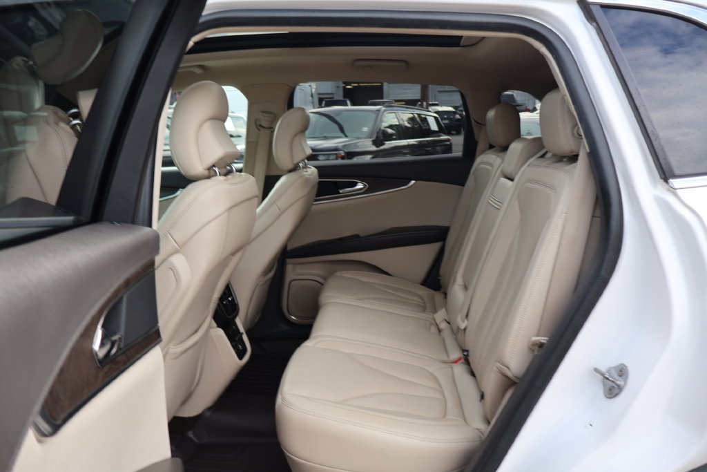Used 2017 Lincoln MKX Reserve w/ Lincoln MKX Climate Package AWD/4WD image 20