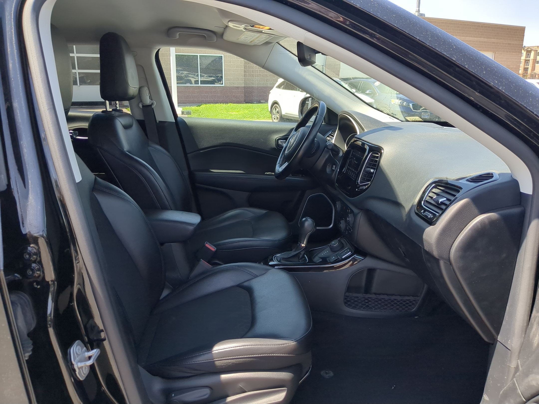 Used 2020 Jeep Compass Latitude AWD/4WD image 28