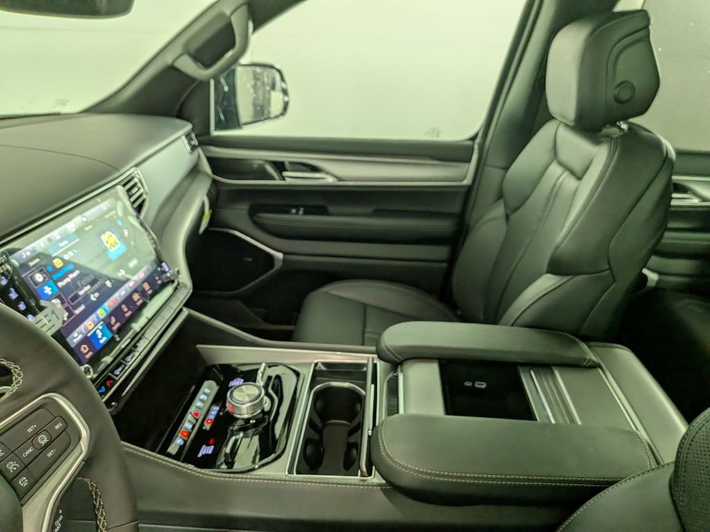 New 2026 Jeep Grand Wagoneer L Limited image 25