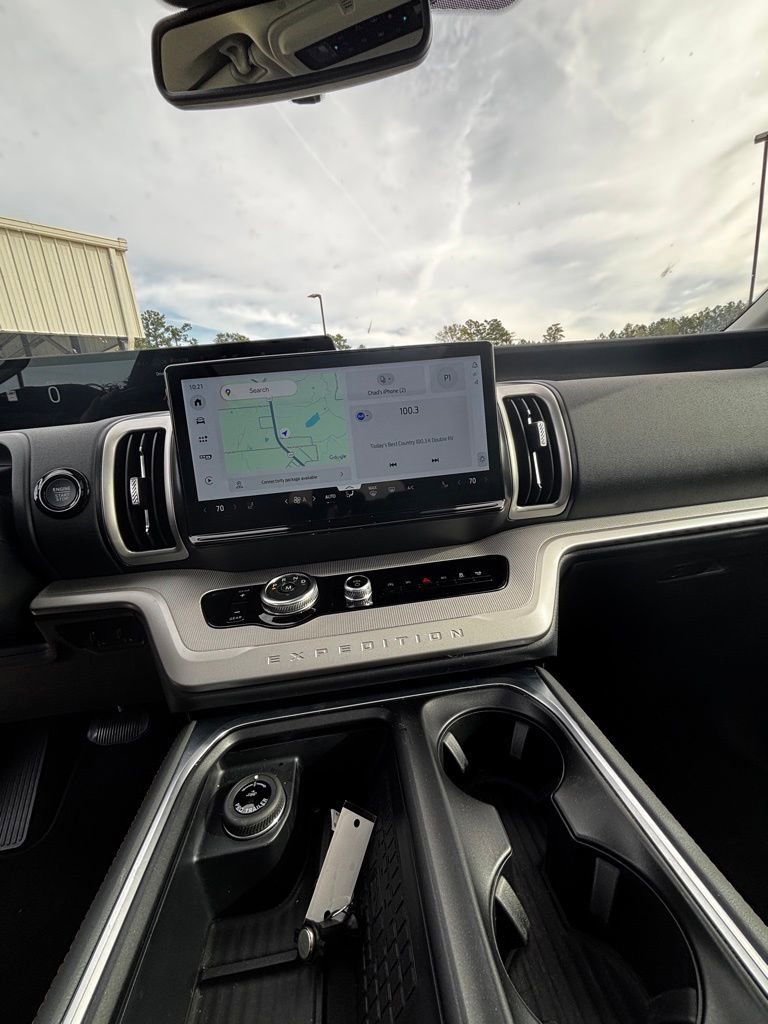 Used 2025 Ford Expedition Max Active image 13