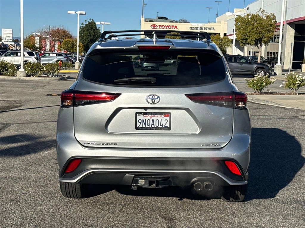 Used 2021 Toyota Highlander XSE image 4