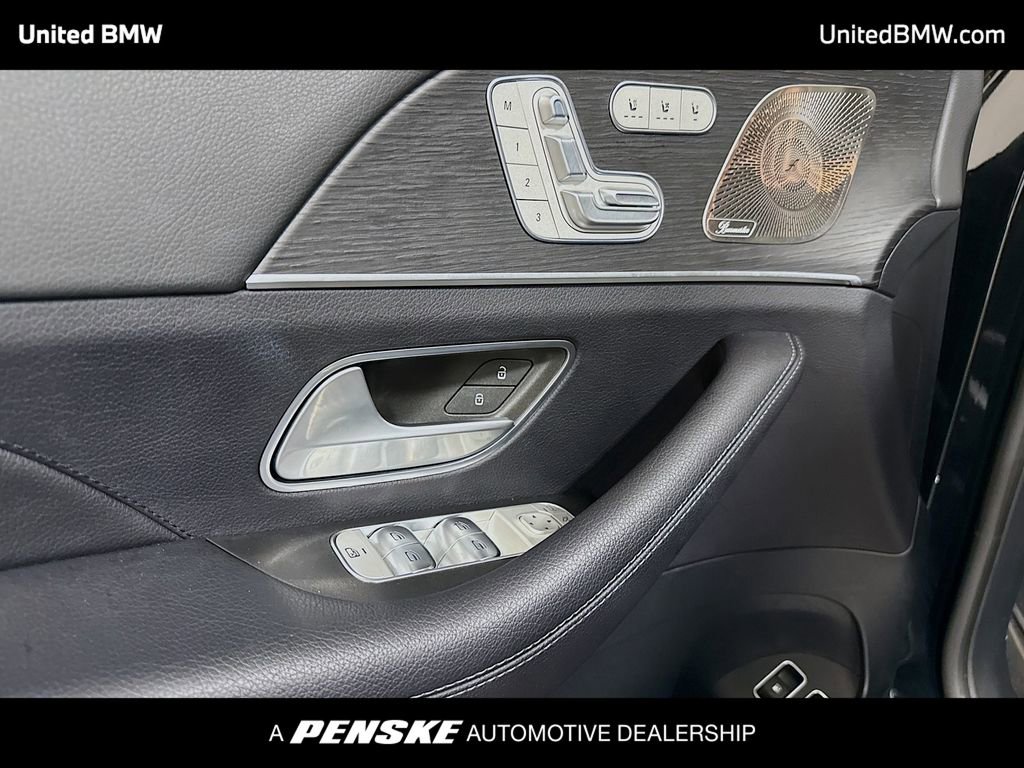 Used 2025 Mercedes-Benz GLE 450e 4MATIC image 3