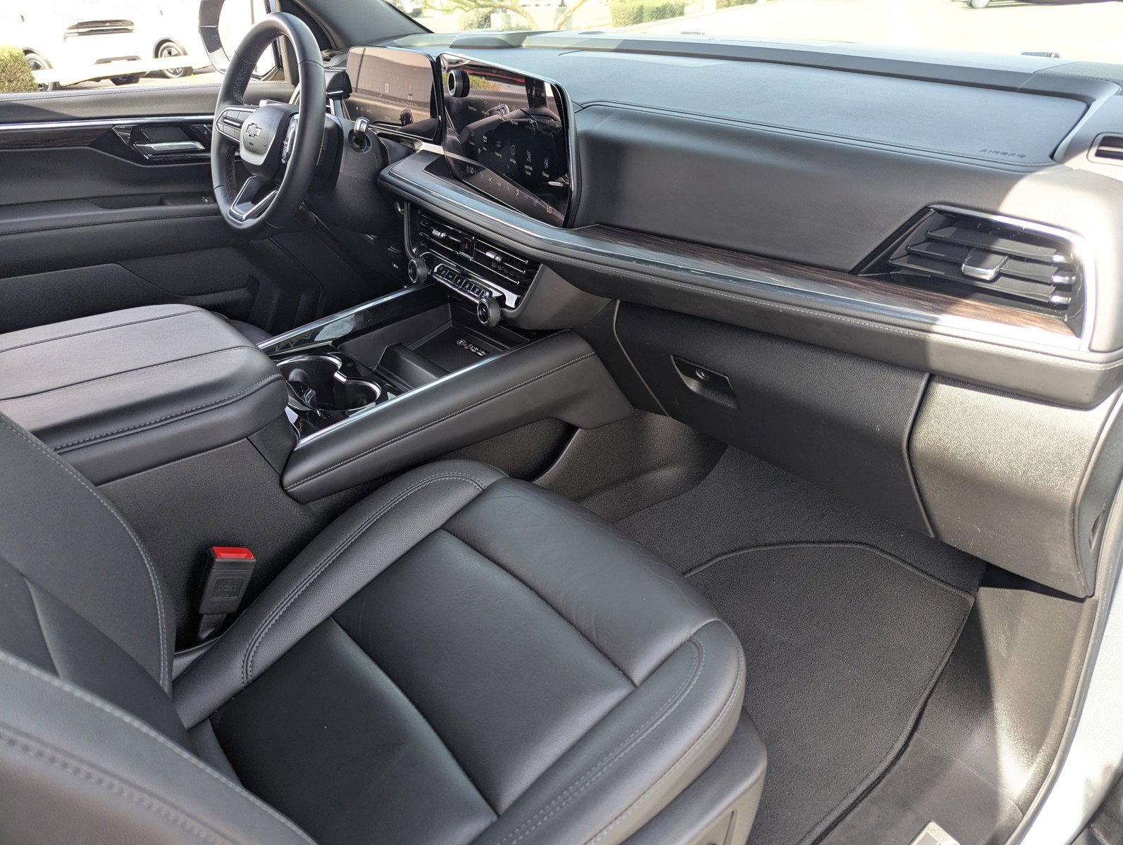 Certified 2025 Chevrolet Suburban Z71 image 13