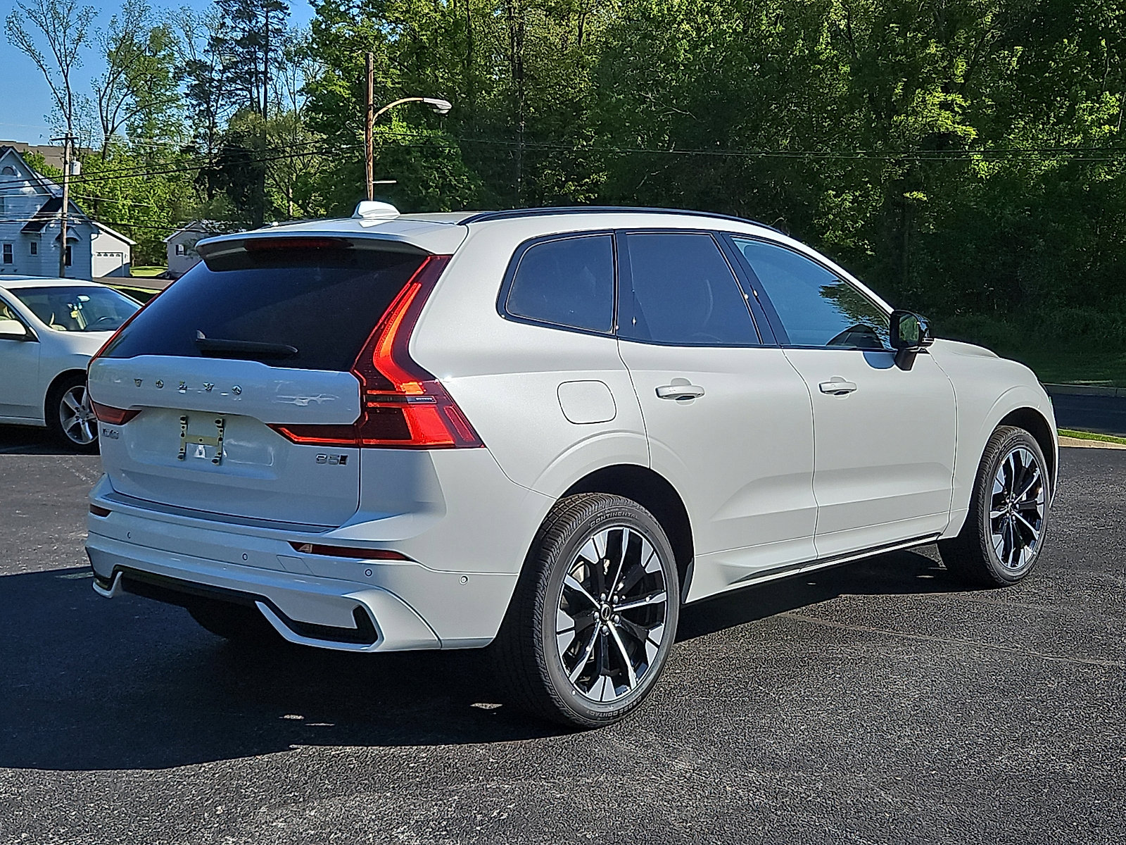 New 2026 Volvo XC60 B5 Plus w/ Protection Package Premier AWD/4WD image 6