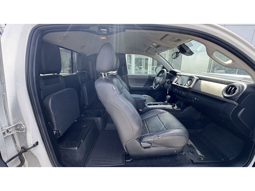 Used 2022 Toyota Tacoma SR5 image 9