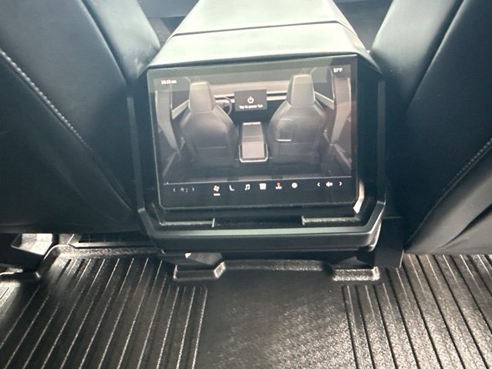 Used 2025 Tesla Cybertruck AWD Crew Cab image 24