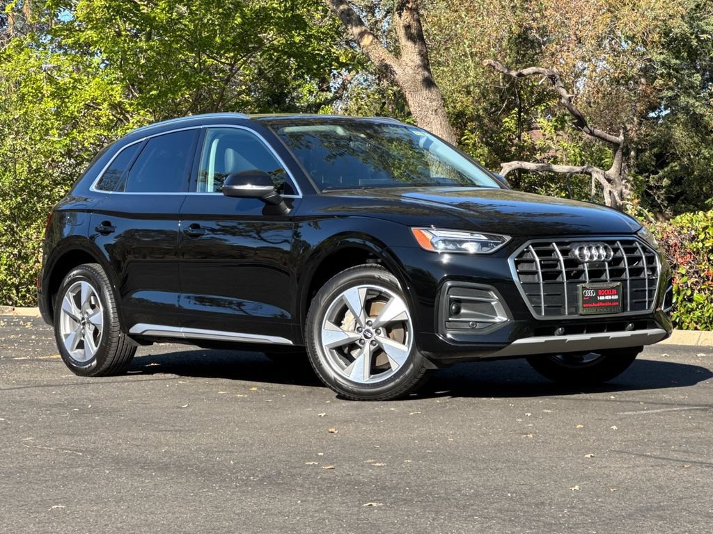 Used 2023 Audi Q5 2.0T Premium Plus w/ Premium Plus Package AWD/4WD image 2