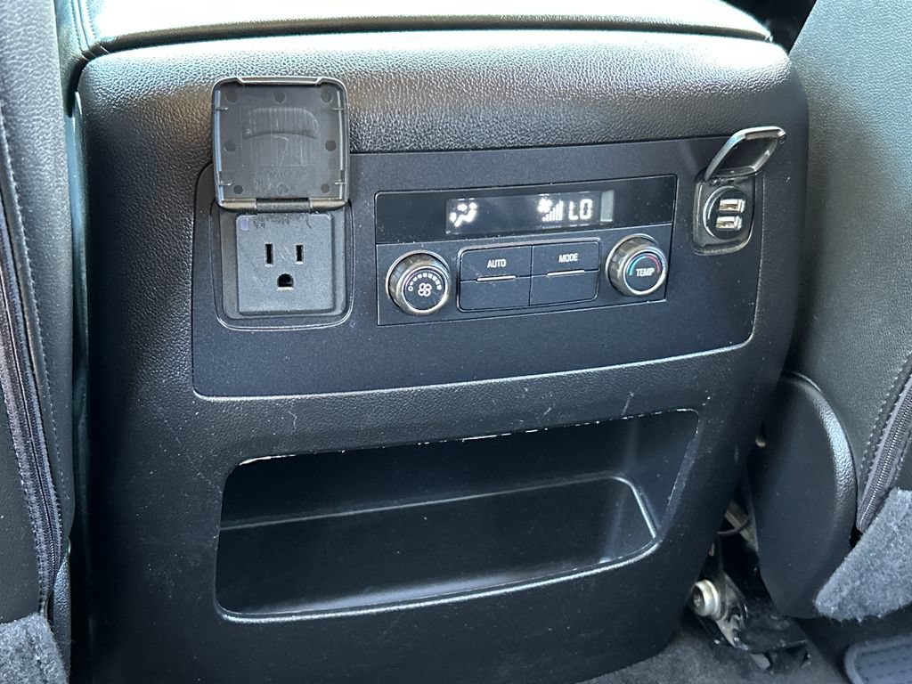 Used 2018 Chevrolet Suburban LT AWD/4WD image 20
