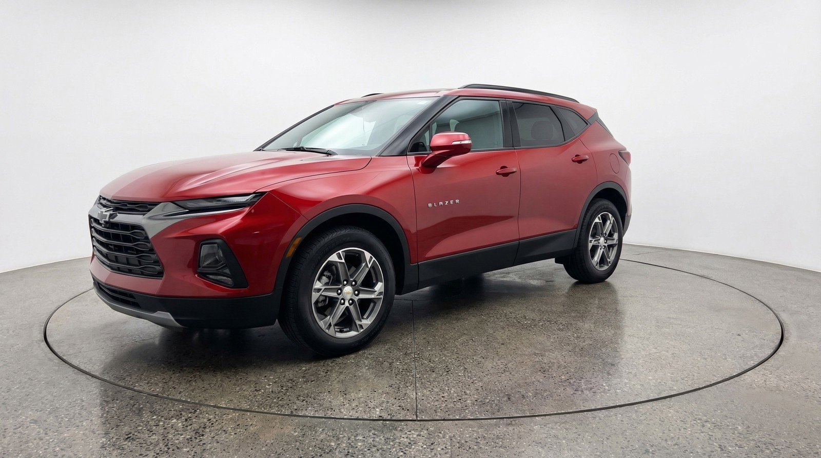 Used 2025 Chevrolet Blazer LT FWD image 3
