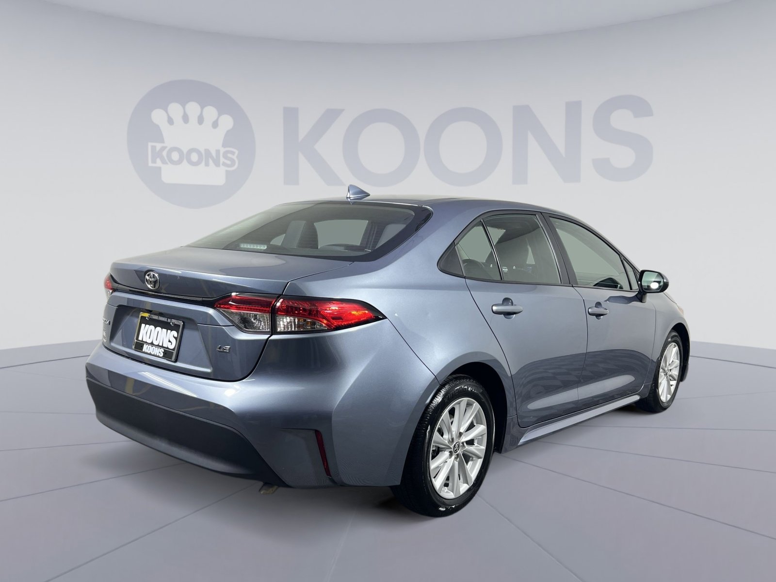 Used 2025 Toyota Corolla LE w/ LE Premium Package FWD image 11