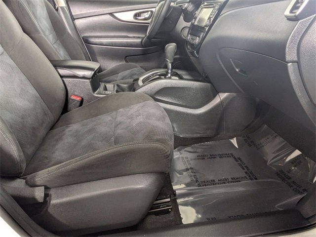 Used 2015 Nissan Rogue SV w/ SV Premium Package image 29