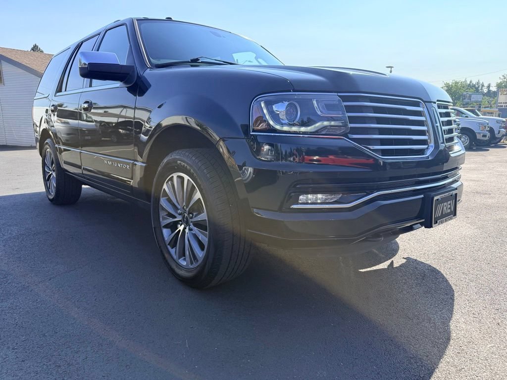 Used 2017 Lincoln Navigator Reserve AWD/4WD image 7