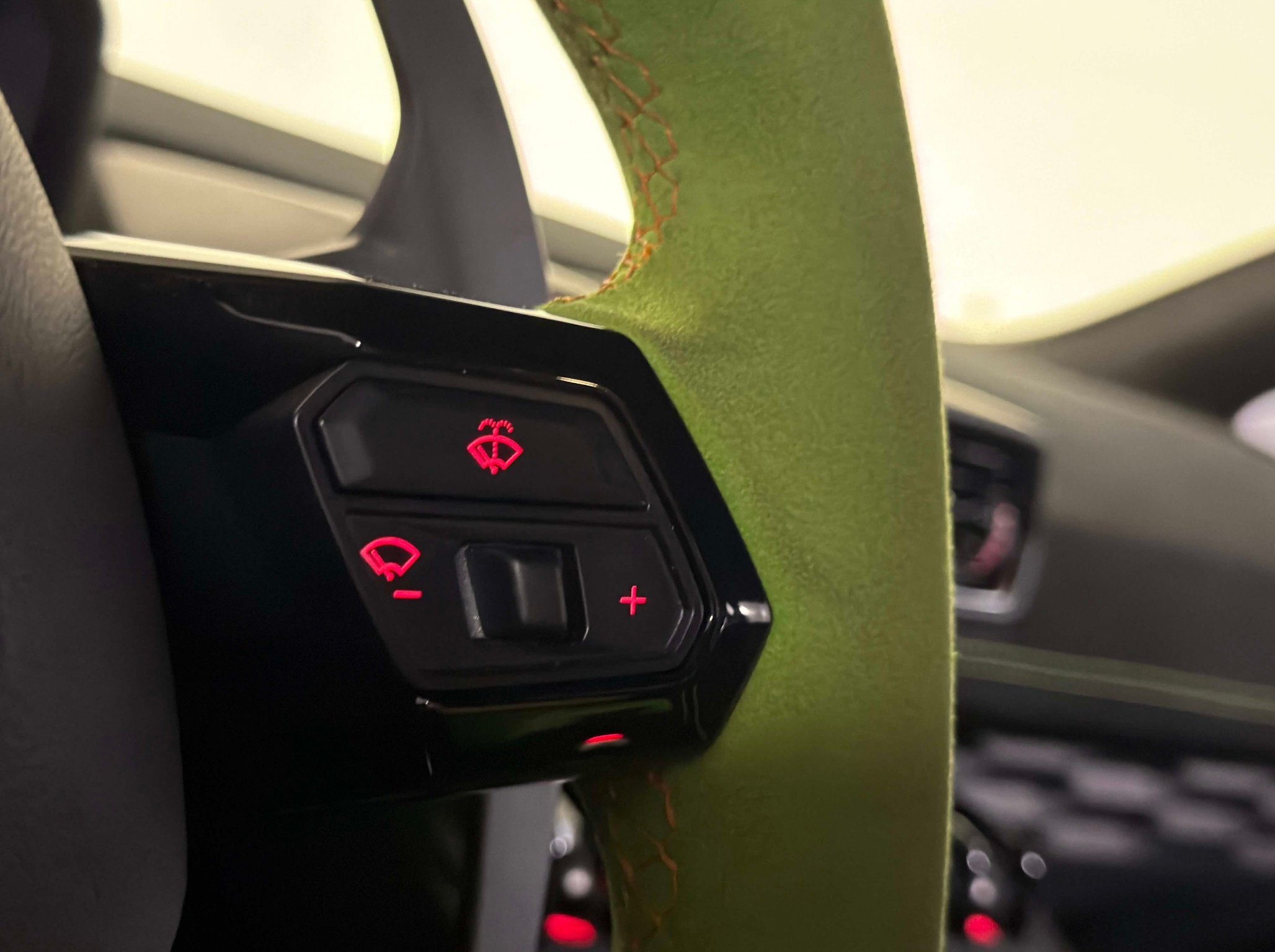 Used 2022 Lamborghini Huracan STO RWD image 38