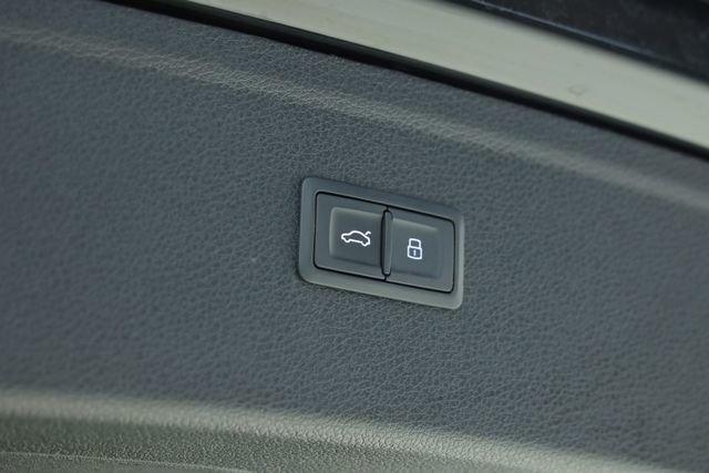 Used 2022 Audi SQ5 Prestige w/ Prestige Package image 43