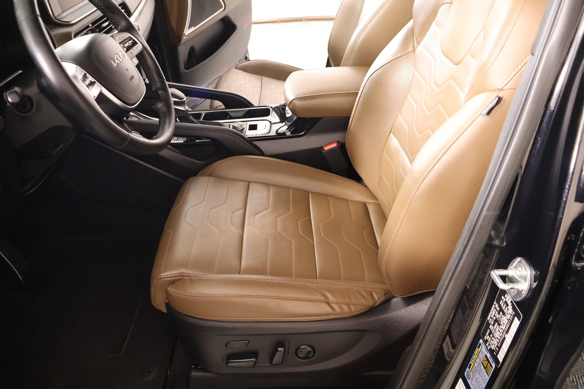 Used 2022 Kia Telluride SX w/ SX Prestige Package AWD/4WD image 12