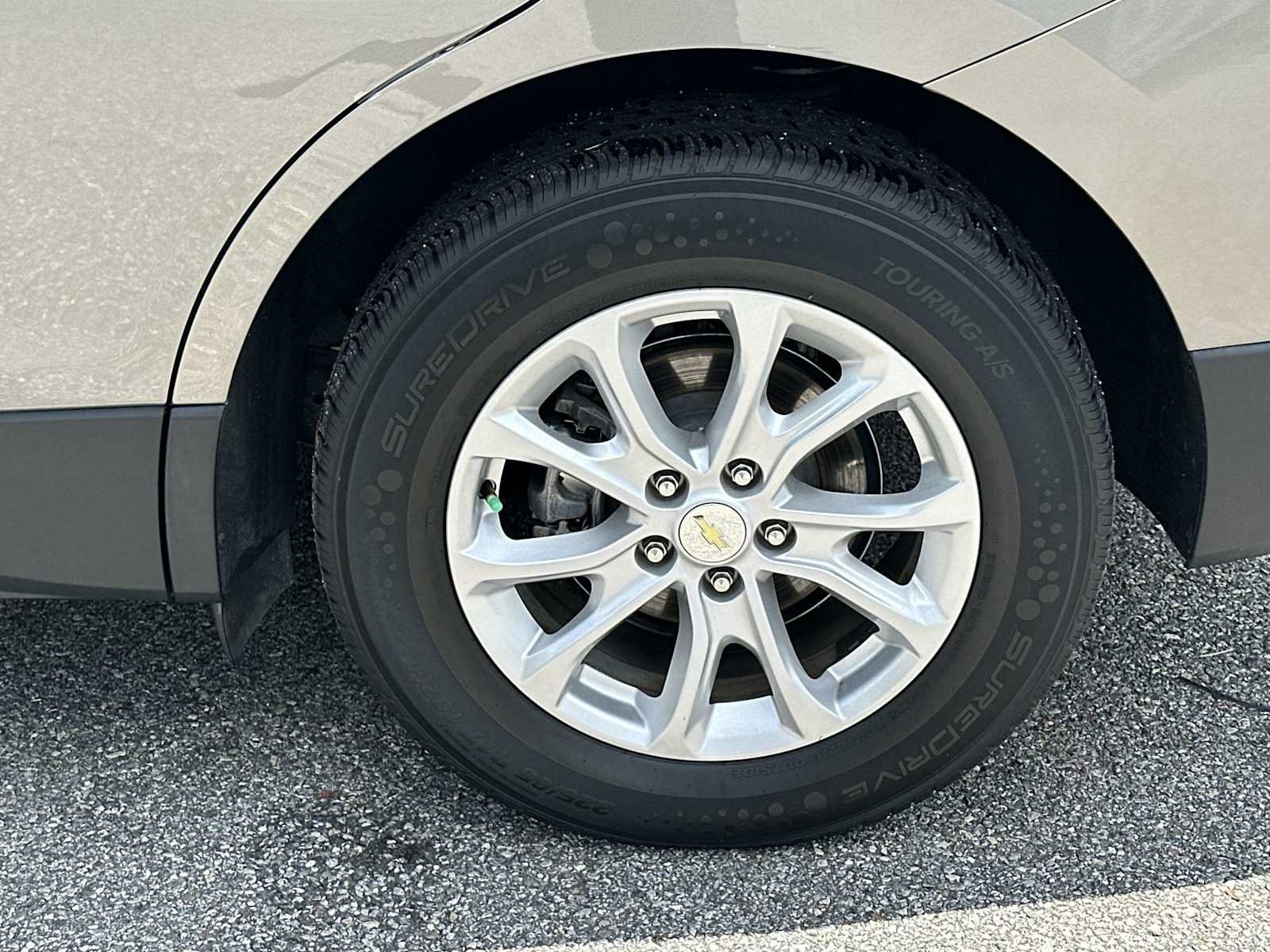Used 2018 Chevrolet Equinox LT FWD image 12