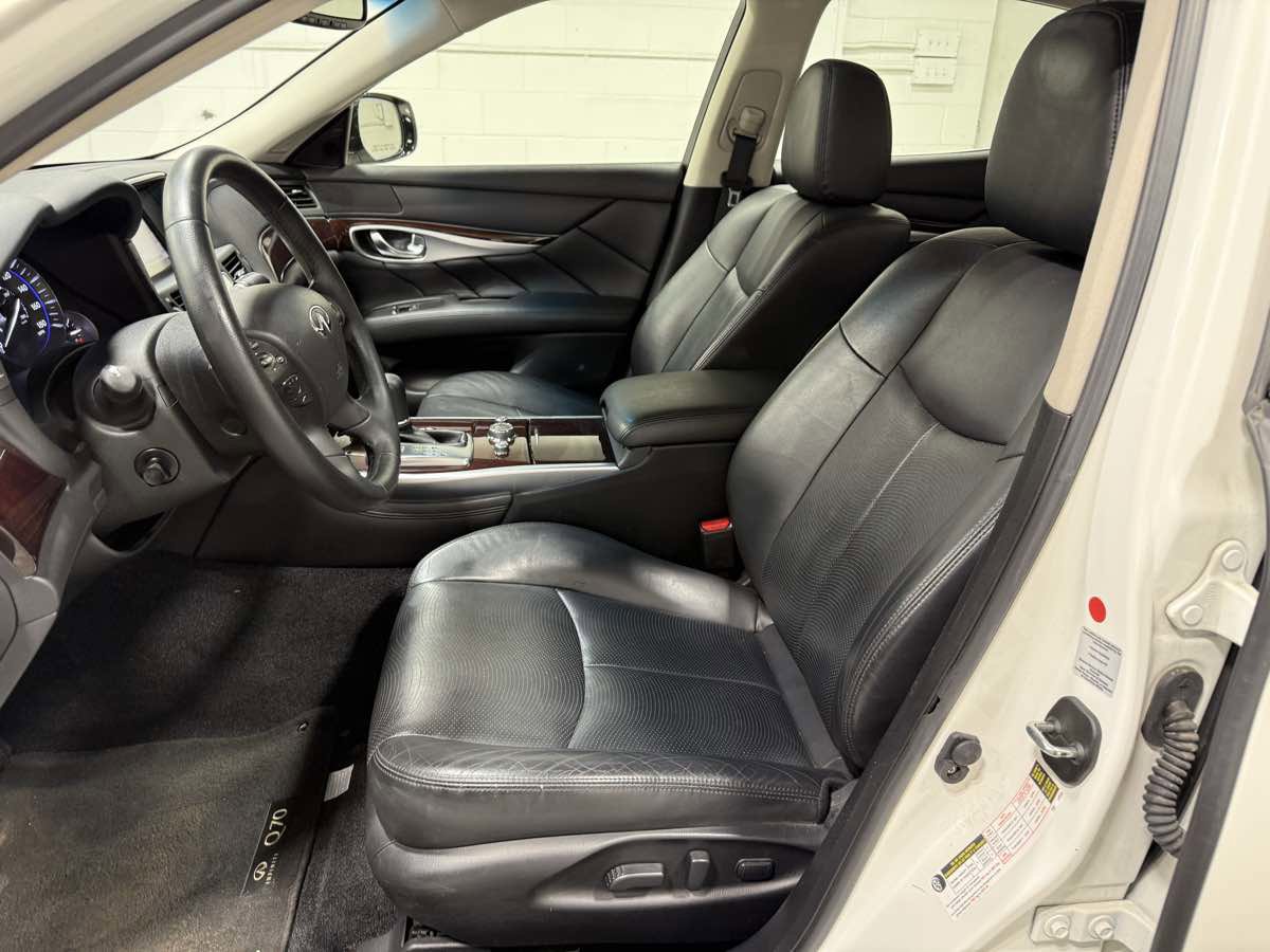 Used 2015 INFINITI Q70 3.7 w/ Technology Package image 15