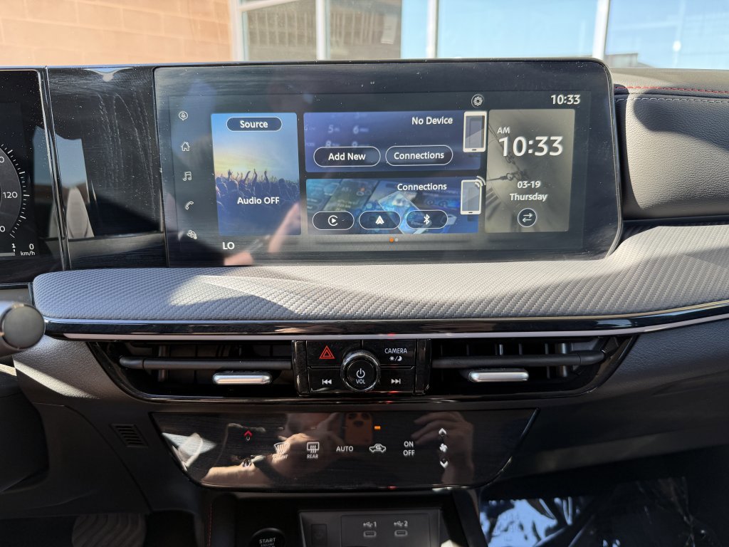 Used 2025 Nissan Kicks SR FWD image 21