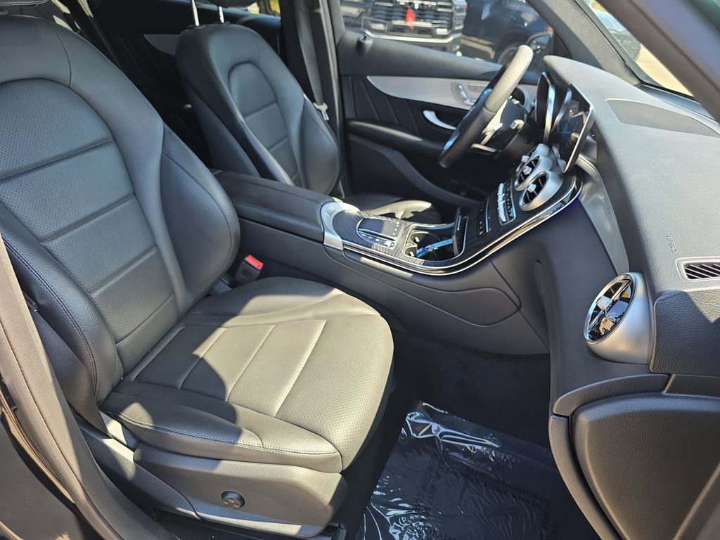 Used 2022 Mercedes-Benz GLC 300 image 35