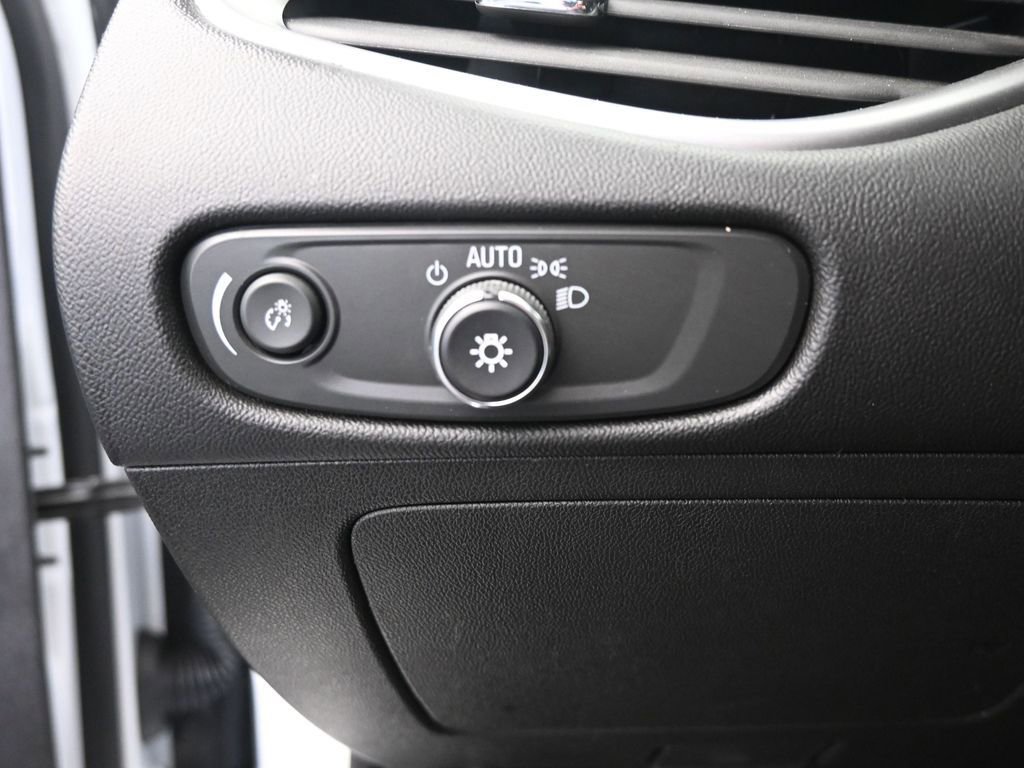 Used 2024 Chevrolet Malibu LT image 27