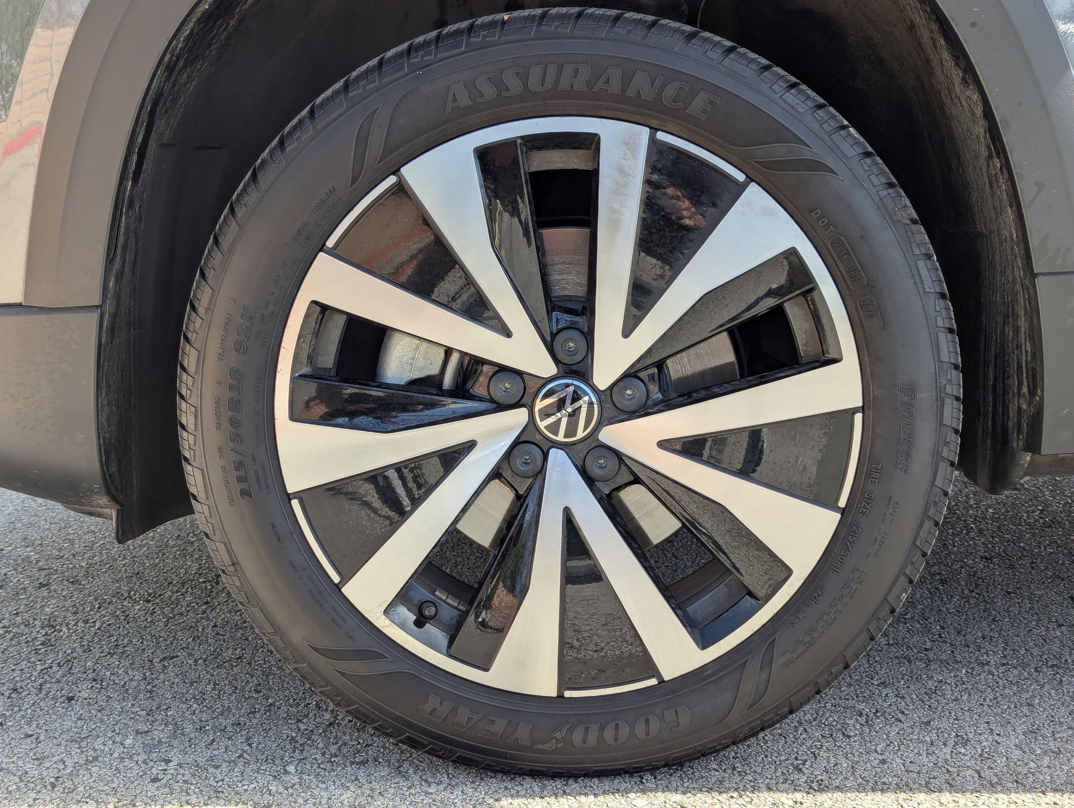 Used 2023 Volkswagen Taos SE image 31