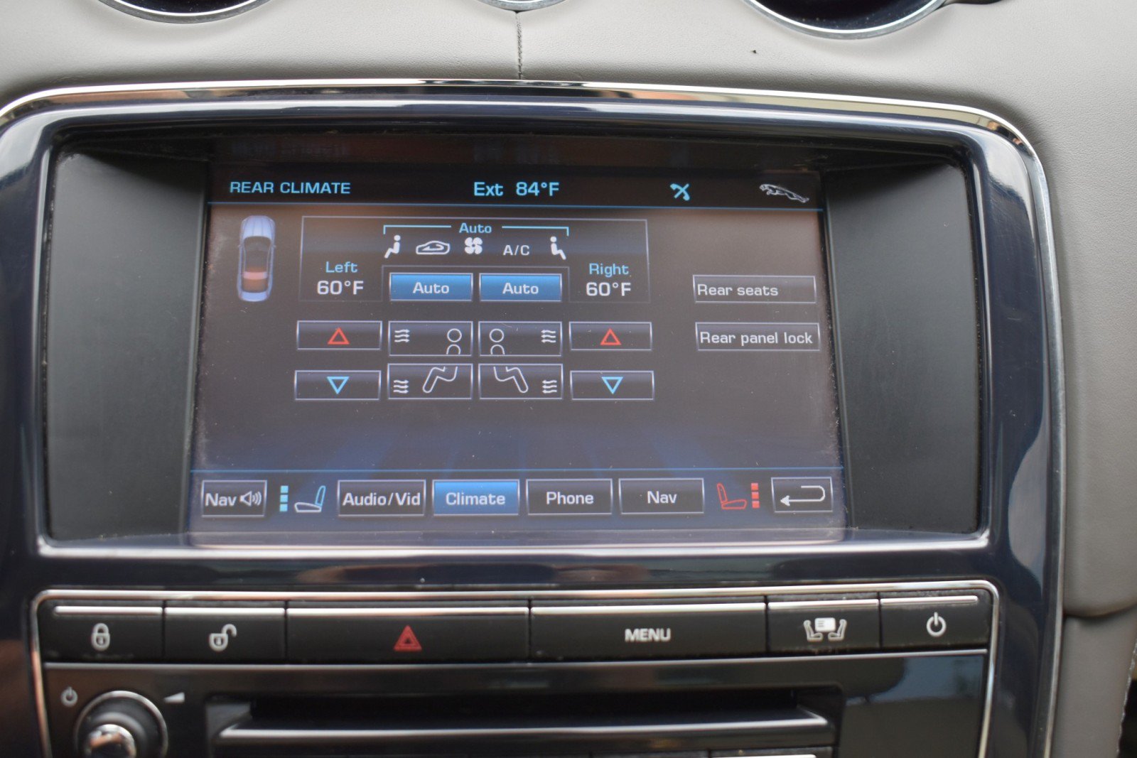 Used 2011 Jaguar XJ L RWD image 21