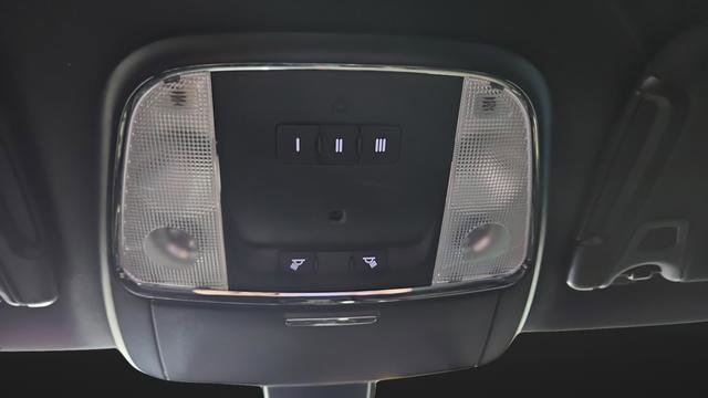 Used 2017 Chrysler 300 S AWD/4WD image 31