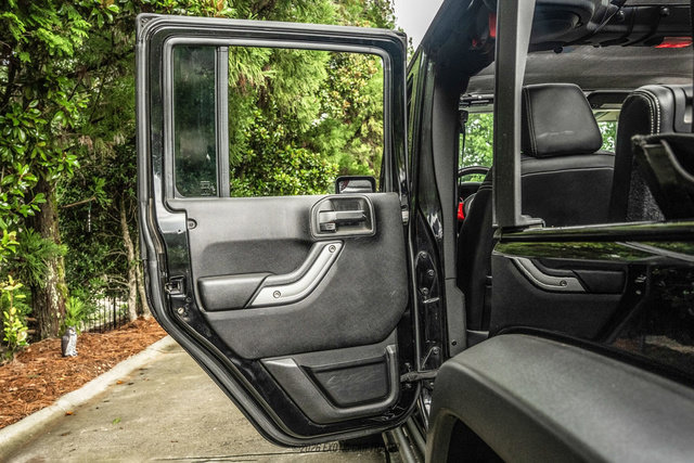 Used 2014 Jeep Wrangler Unlimited Rubicon AWD/4WD image 28