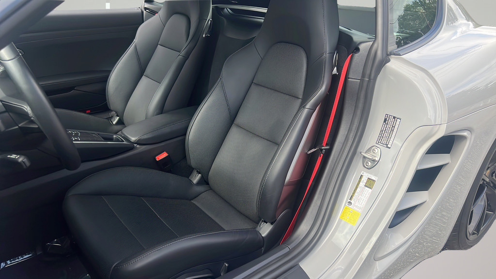 Certified 2025 Porsche 718 Cayman S RWD image 14