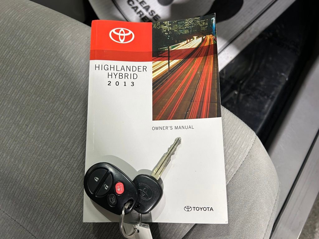 Used 2013 Toyota Highlander Base image 29