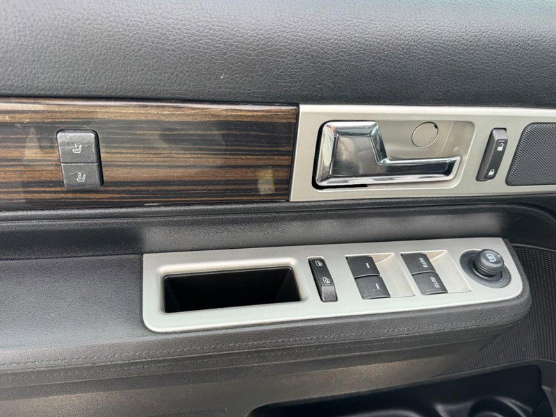 Used 2010 Lincoln MKX 2WD image 17